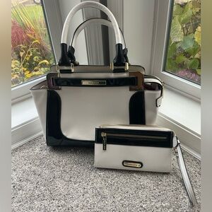 Anne Klein Hand bag, with matching wallet.